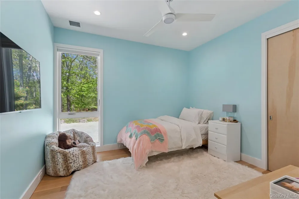 6710 Soundview Avenue Southold, NY 11971