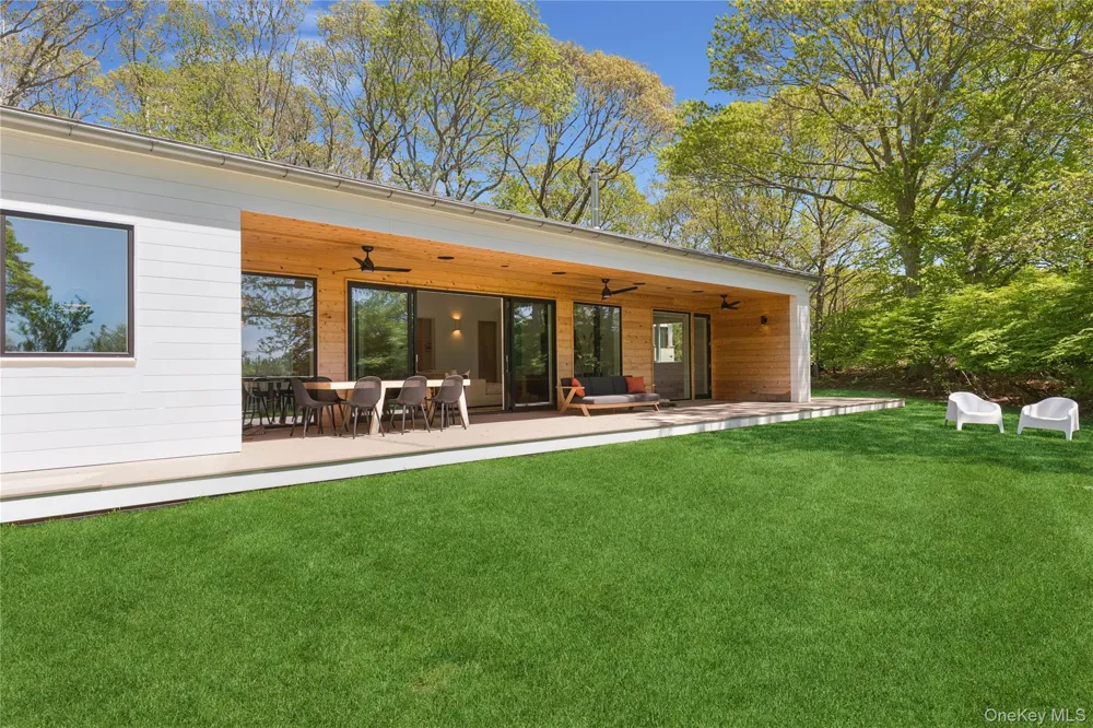 6710 Soundview Avenue Southold, NY 11971