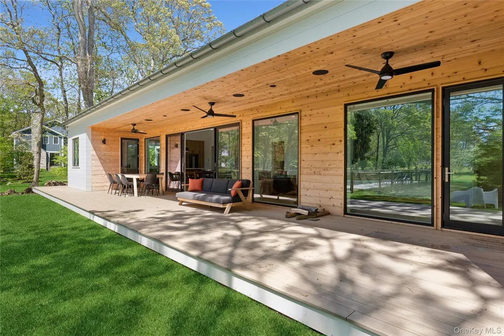 6710 Soundview Avenue Southold, NY 11971