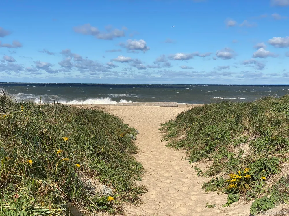 6710 Soundview Avenue Southold, NY 11971