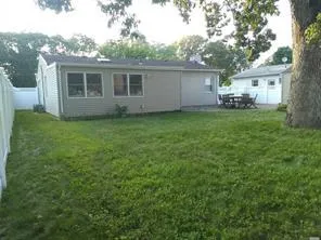 71 Park Lane Massapequa, NY 11758
