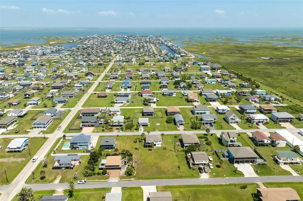 15 Lewis Scott Jamaica Beach, TX 77554