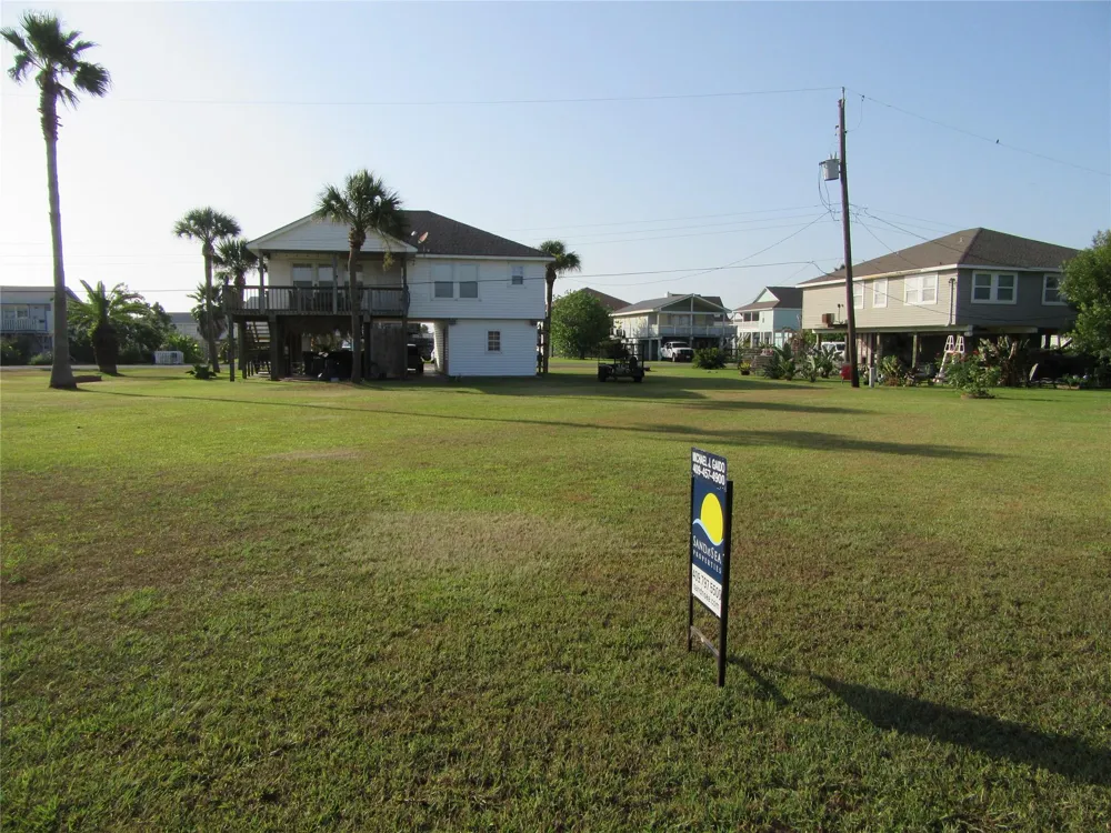 15 Lewis Scott Jamaica Beach, TX 77554