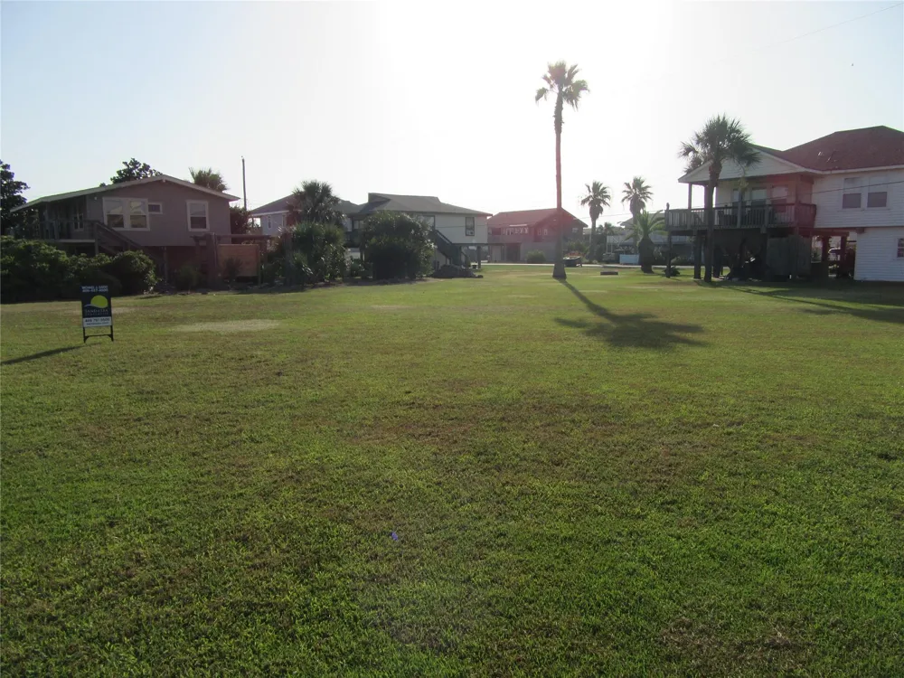 15 Lewis Scott Jamaica Beach, TX 77554