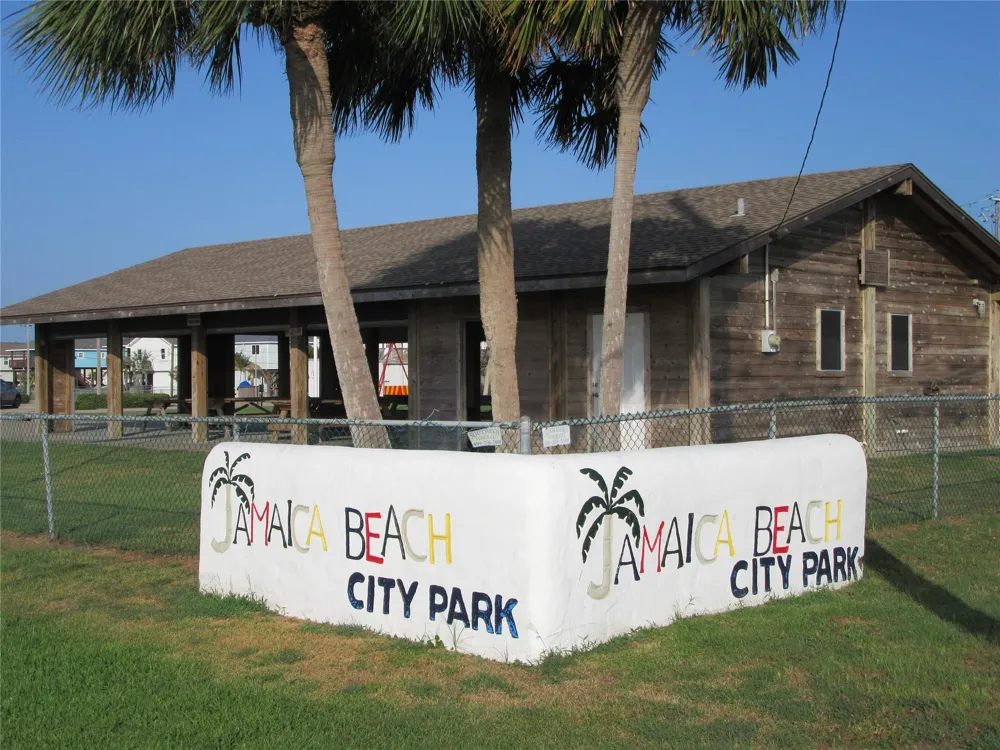 15 Lewis Scott Jamaica Beach, TX 77554