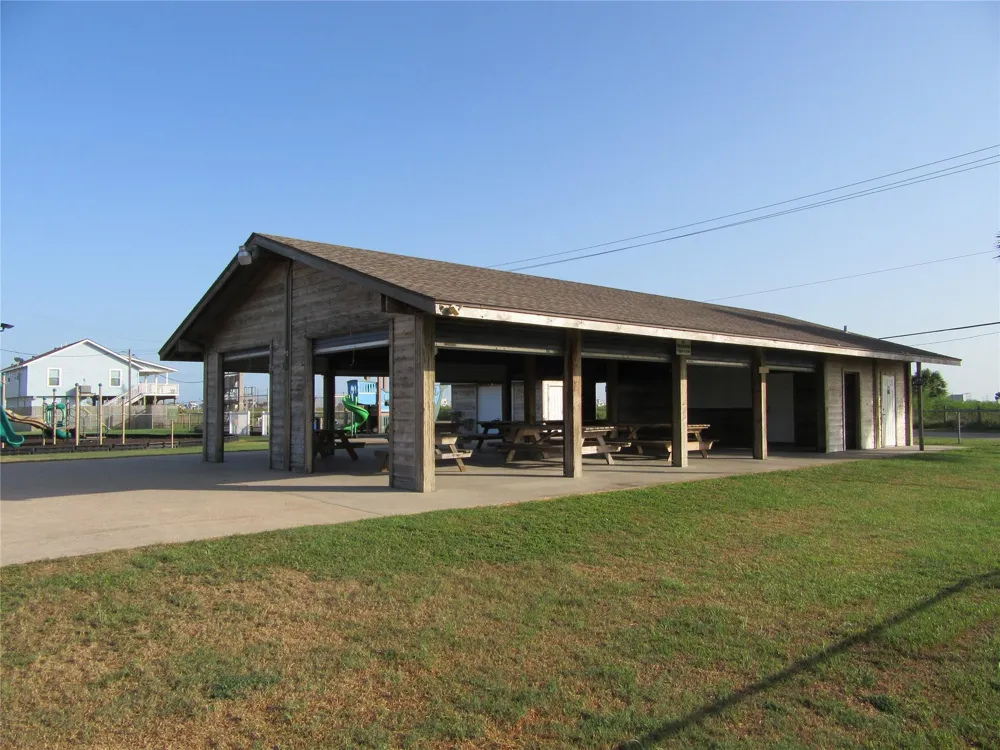 15 Lewis Scott Jamaica Beach, TX 77554