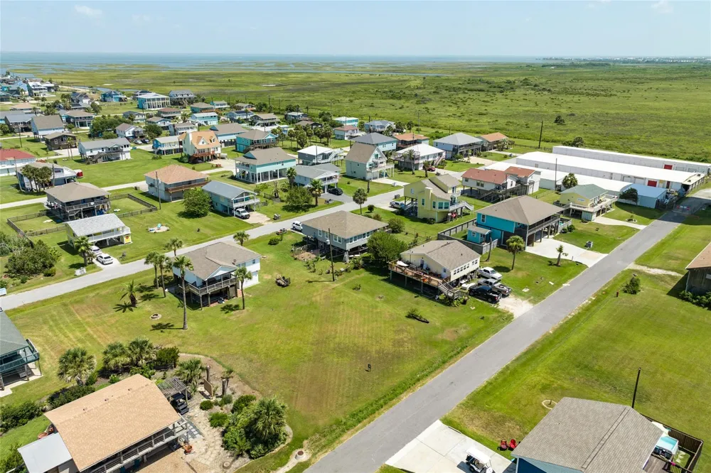 15 Lewis Scott Jamaica Beach, TX 77554