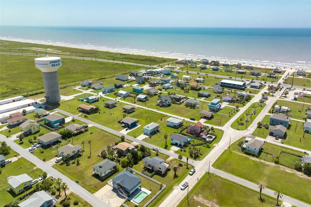 15 Lewis Scott Jamaica Beach, TX 77554