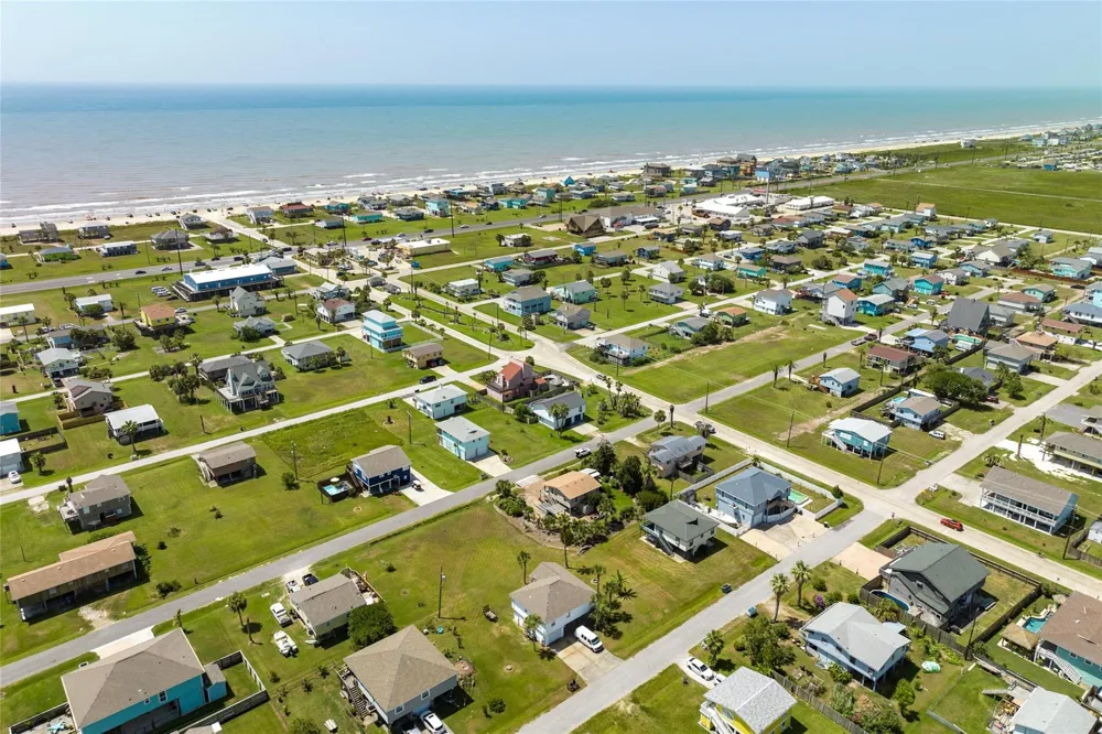 15 Lewis Scott Jamaica Beach, TX 77554