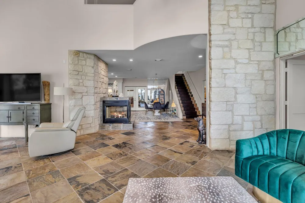 19019 Fm 2100 Road Crosby, TX 77532