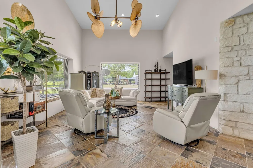 19019 Fm 2100 Road Crosby, TX 77532