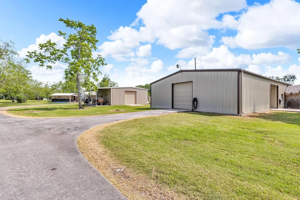 19019 Fm 2100 Road Crosby, TX 77532
