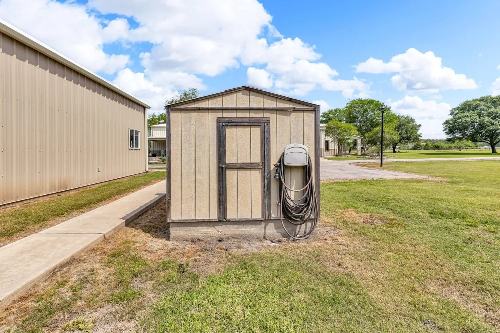 19019 Fm 2100 Road Crosby, TX 77532