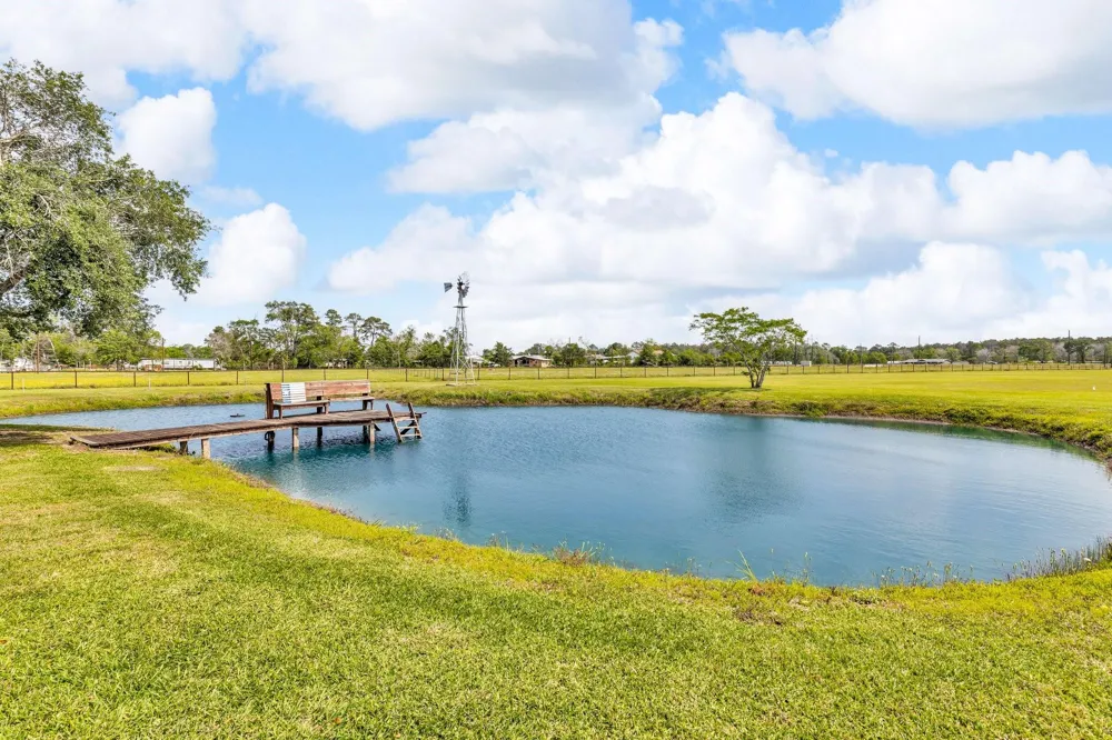 19019 Fm 2100 Road Crosby, TX 77532