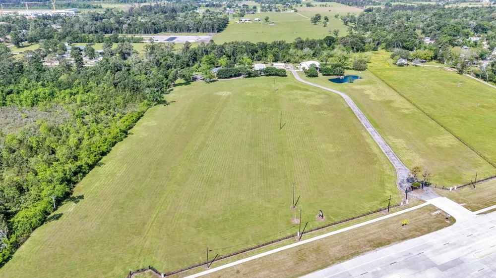 19019 Fm 2100 Road Crosby, TX 77532