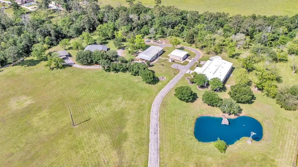 19019 Fm 2100 Road Crosby, TX 77532