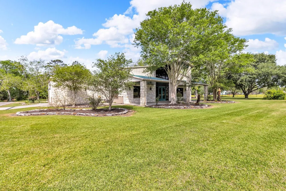 19019 Fm 2100 Road Crosby, TX 77532