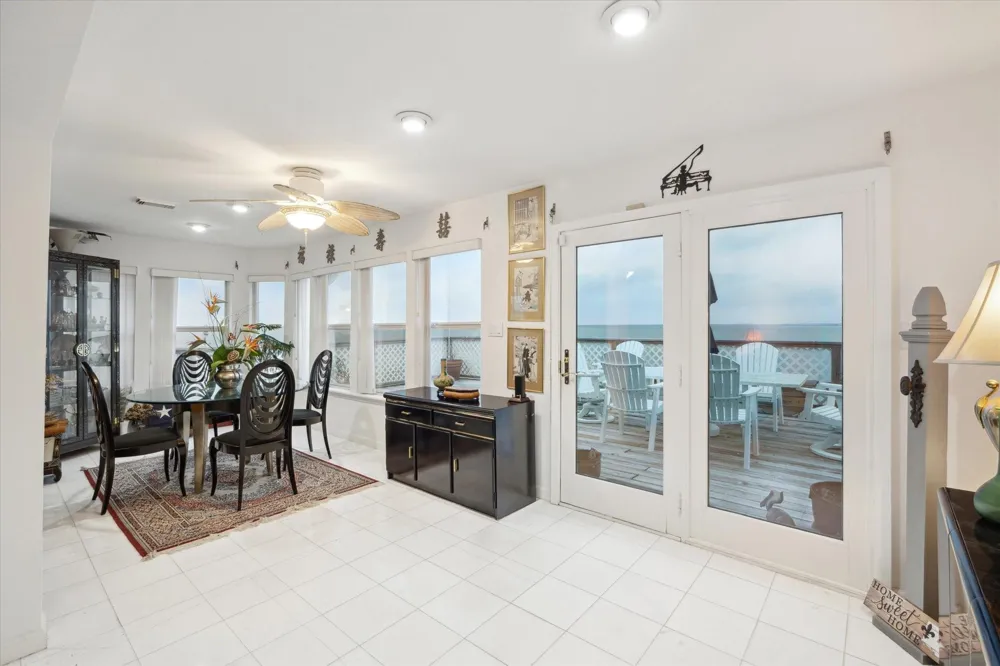 251 Isles End Road Tiki Island, TX 77554