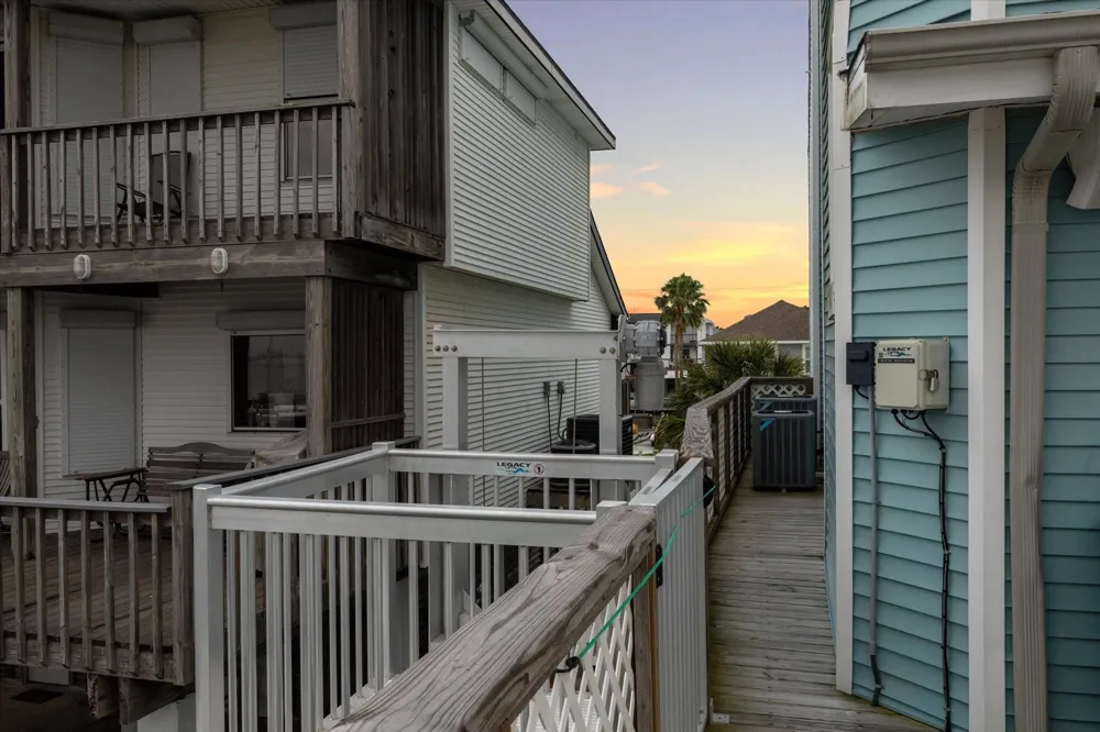251 Isles End Road Tiki Island, TX 77554