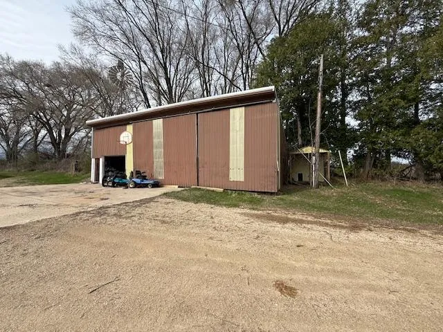 15497 Meiners Road Caledonia, MN 55921