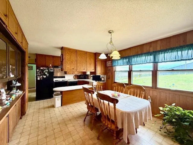 15497 Meiners Road Caledonia, MN 55921