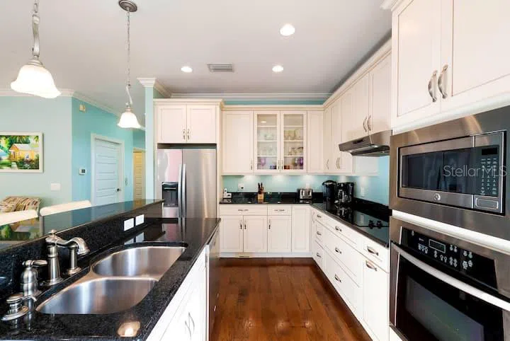 4808 GULF DRIVE #B Holmes Beach, FL 34217