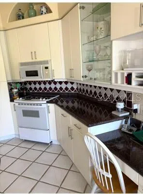 8974 GREY OAKS AVENUE Sarasota, FL 34238