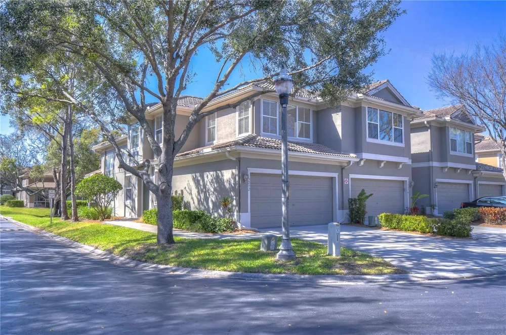 3292 COVERED BRIDGE DRIVE E Dunedin, FL 34698