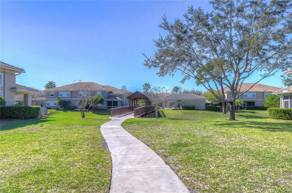 3292 COVERED BRIDGE DRIVE E Dunedin, FL 34698
