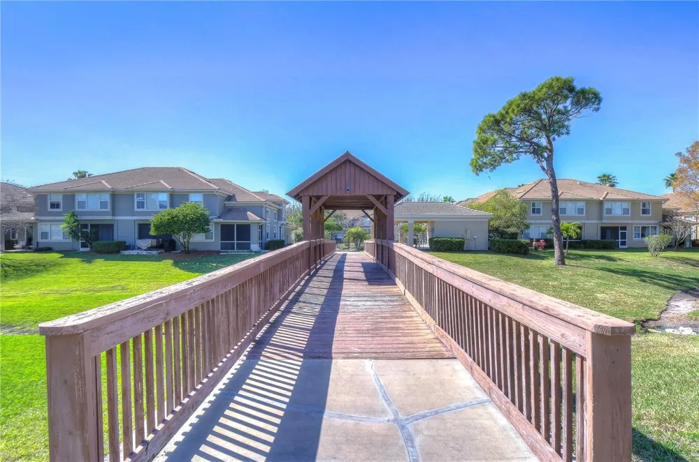 3292 COVERED BRIDGE DRIVE E Dunedin, FL 34698