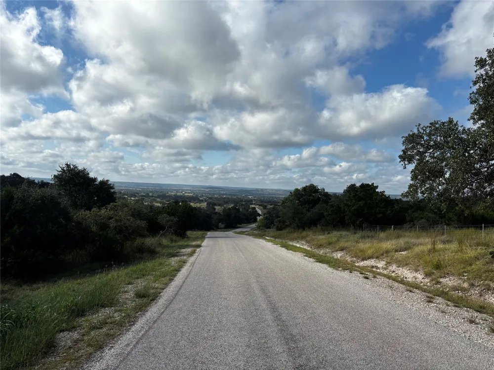 8 , Calle Del Sol Drive Fredericksburg, TX 78624