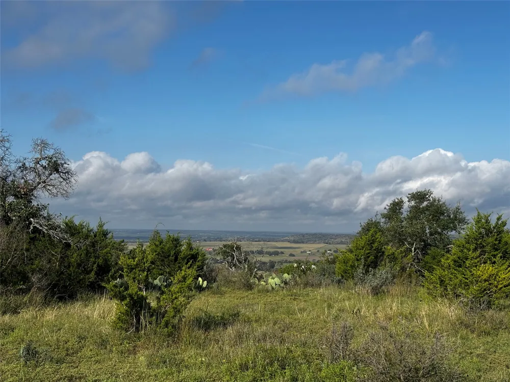 8 , Calle Del Sol Drive Fredericksburg, TX 78624