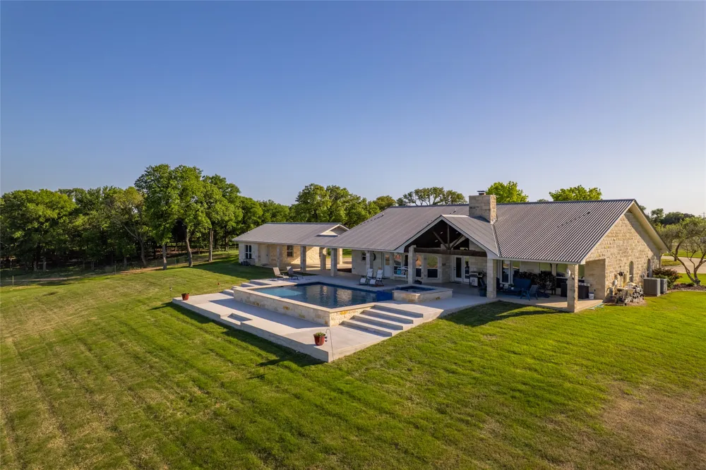 4503 FM 1715 Lampasas, TX 76550