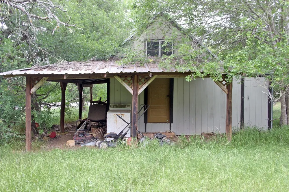 7887 Pettytown Road Red Rock, TX 78662