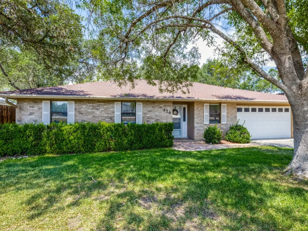 620 Lake Island Drive Canyon Lake, TX 78133