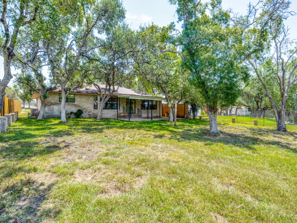 620 Lake Island Drive Canyon Lake, TX 78133