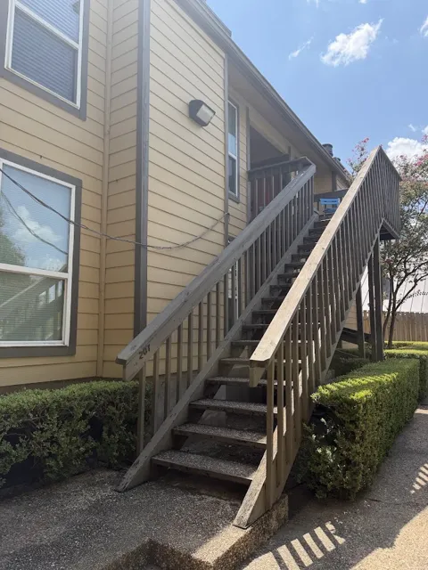 1000 W 26th Street #207