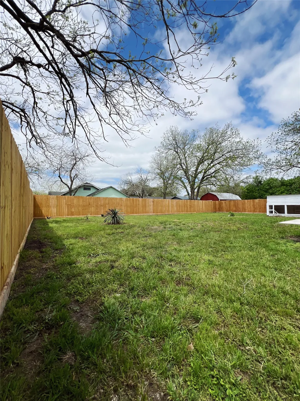 614 S Middle Street Flatonia, TX 78941