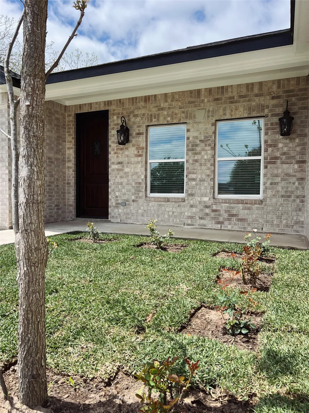 614 S Middle Street Flatonia, TX 78941