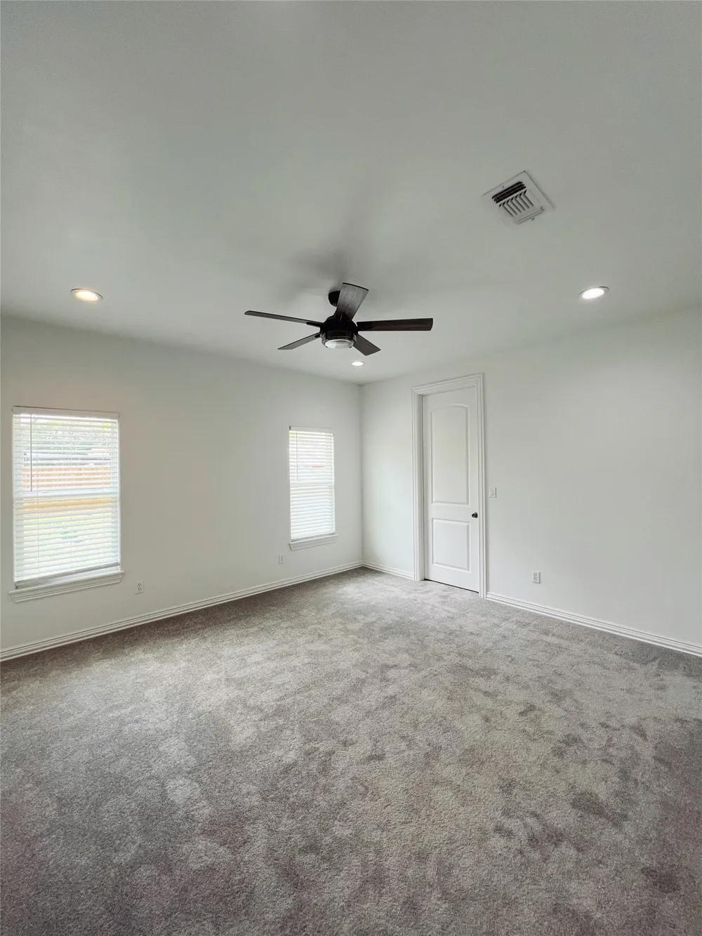 614 S Middle Street Flatonia, TX 78941