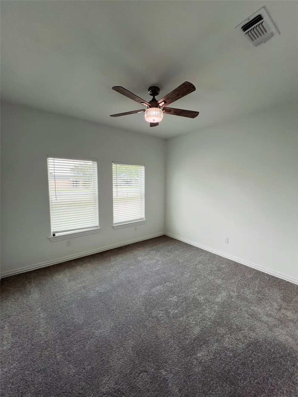 614 S Middle Street Flatonia, TX 78941