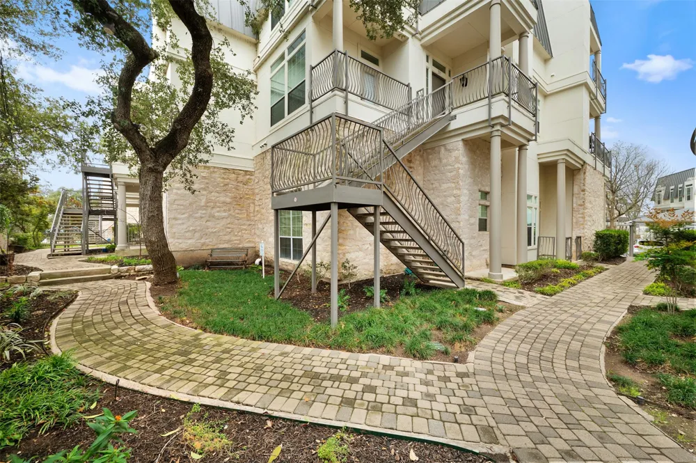 2918 Ranch Road 620 Road #W219 Austin, TX 78734