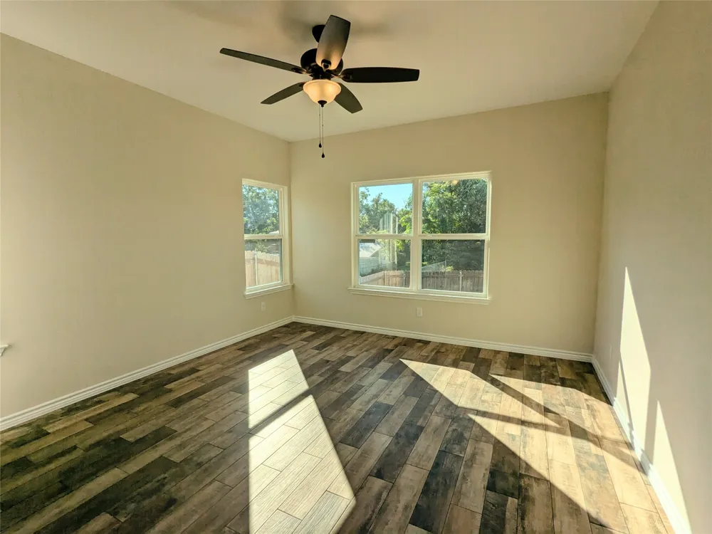 1714 E Avenue G Lampasas, TX 76550