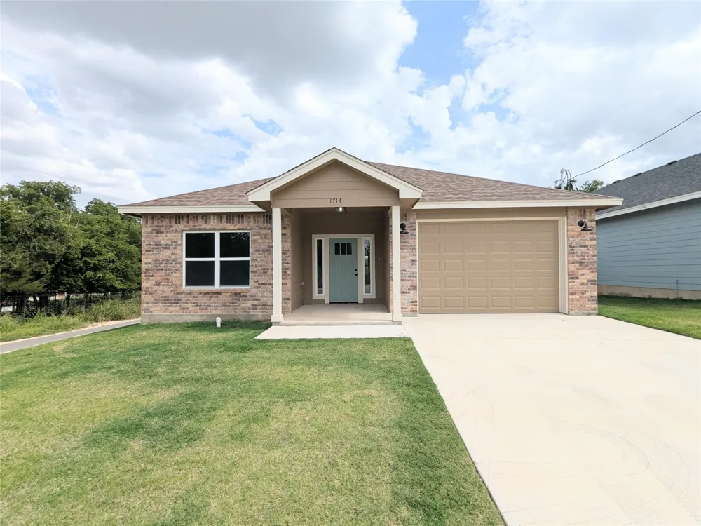 1714 E Avenue G Lampasas, TX 76550