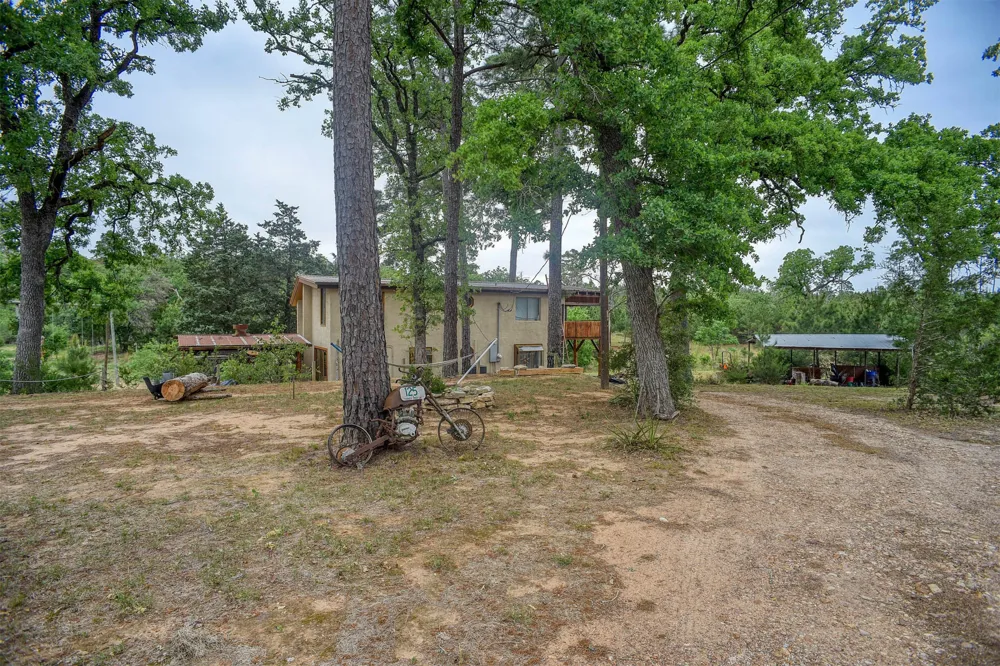 125 Turkey Trot Road Smithville, TX 78957