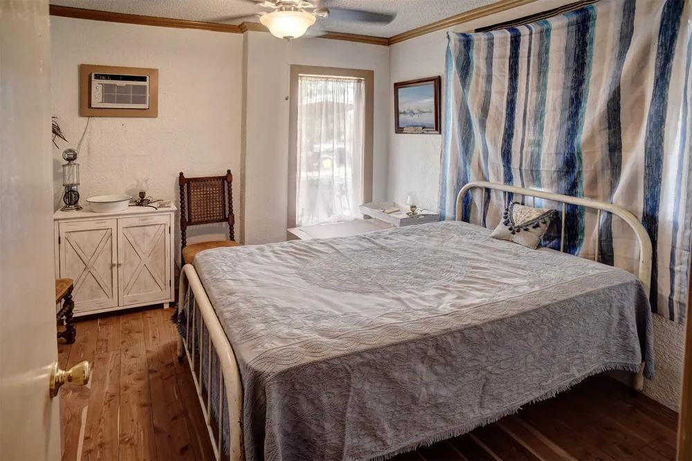 125 Turkey Trot Road Smithville, TX 78957