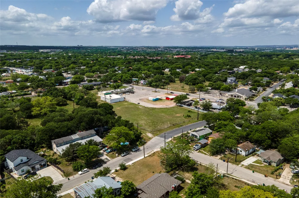 6402 Ponca Street Austin, TX 78741