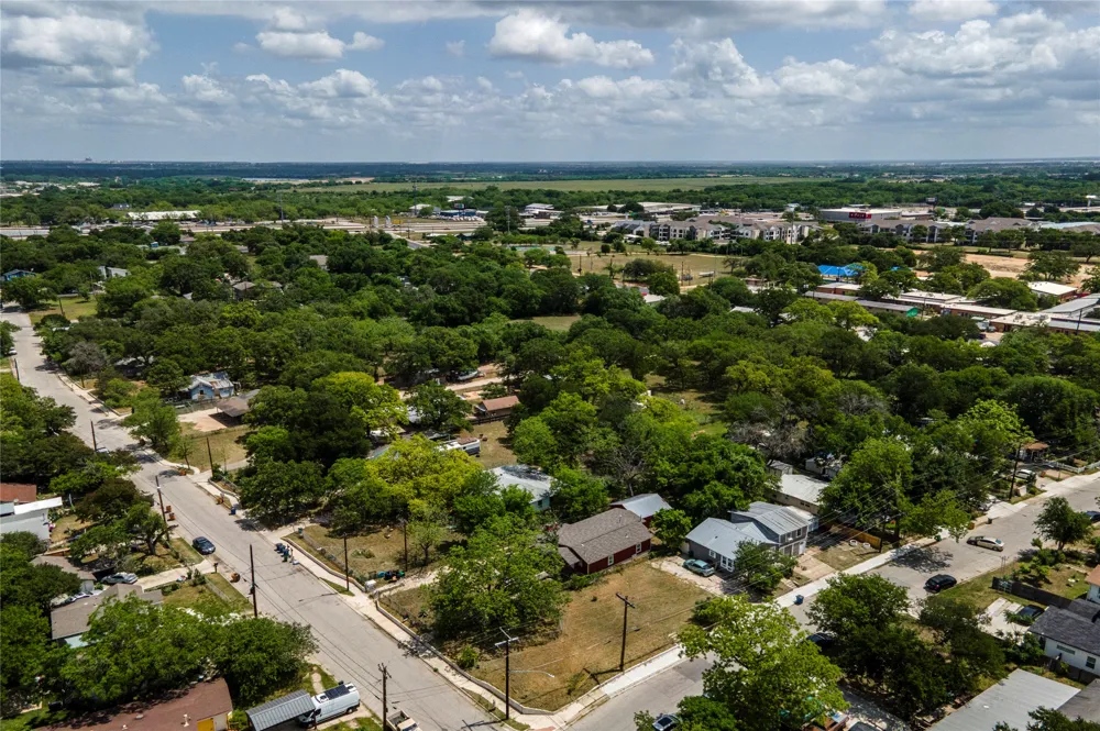 6402 Ponca Street Austin, TX 78741