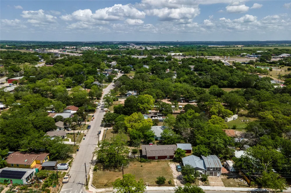 6402 Ponca Street Austin, TX 78741