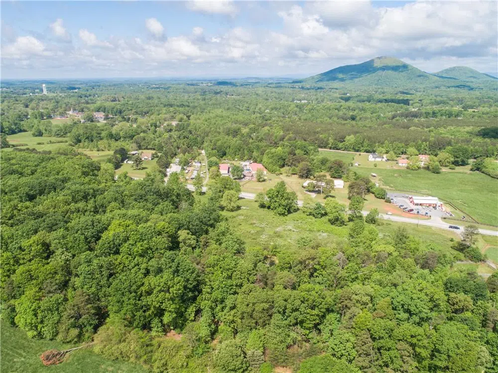 6580 Cleveland Highway Clermont, GA 30527